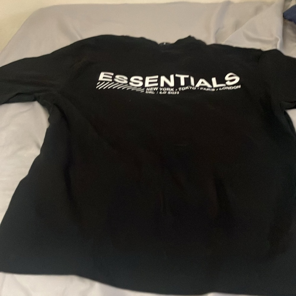 Black essentials T shirt